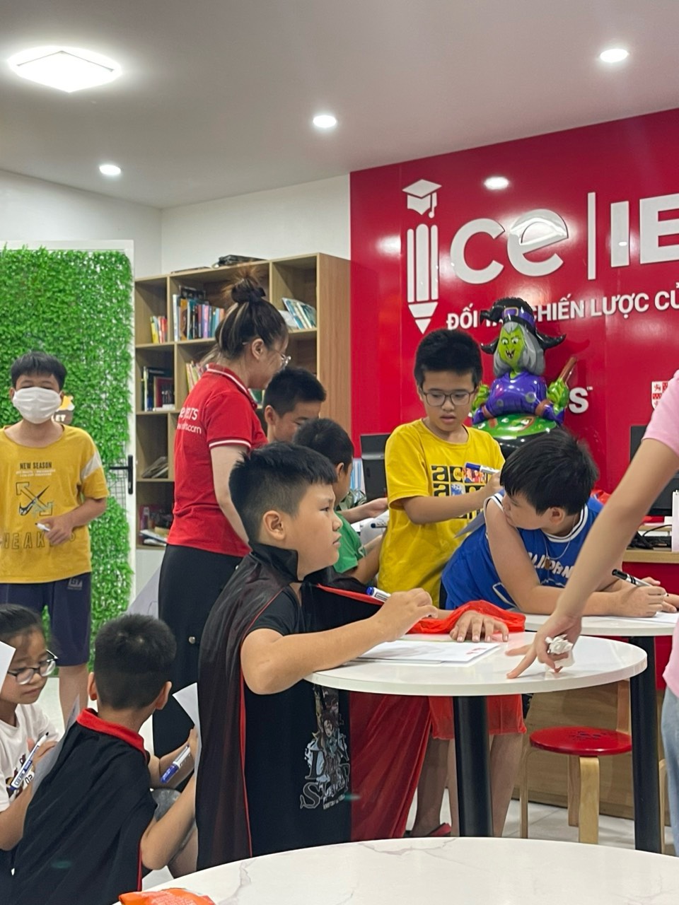 Haloween tại ICE IELTS Ninh Bình 
